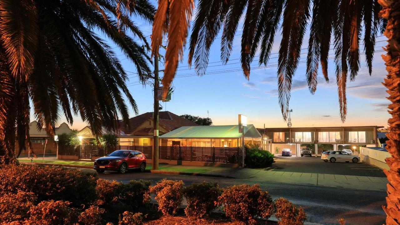 Court Street Motel パークス エクステリア 写真