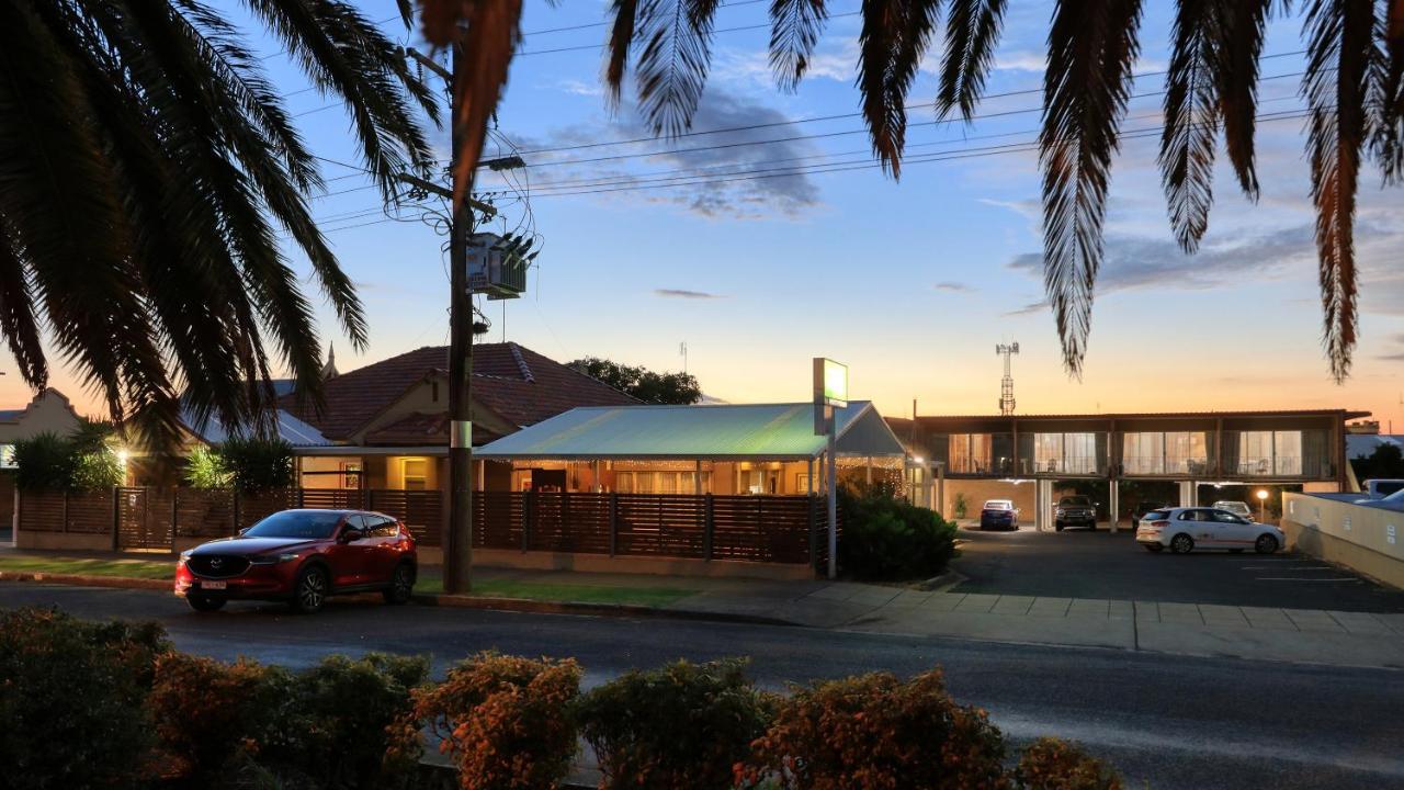 Court Street Motel パークス エクステリア 写真